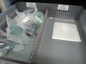 STANLEY VIDMAR HEAVY DUTY 5-DRAWER PARTS CABINET W/ CONTENTS (W-44) LOADING & HANDLING FEE $25-